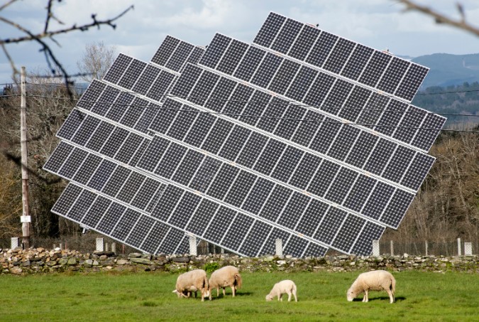 Порівняння ефективності різних типів сонячних панелей